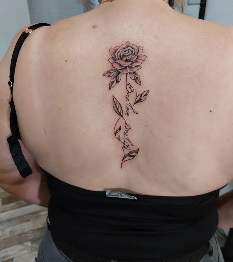 Réalisation de tatouage par Cyril Lenoir, tatouage et piercing à Saint Jean d'Angely