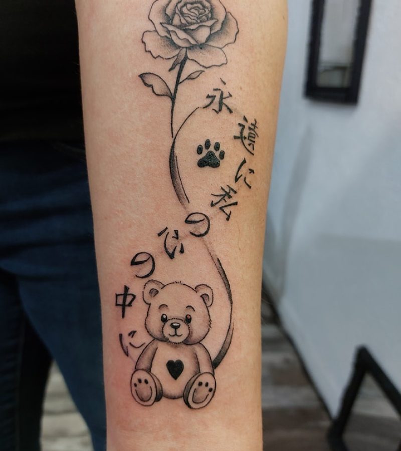 Réalisation de tatouage par Cyril Lenoir, tatouage et piercing à Saint Jean d'Angely
